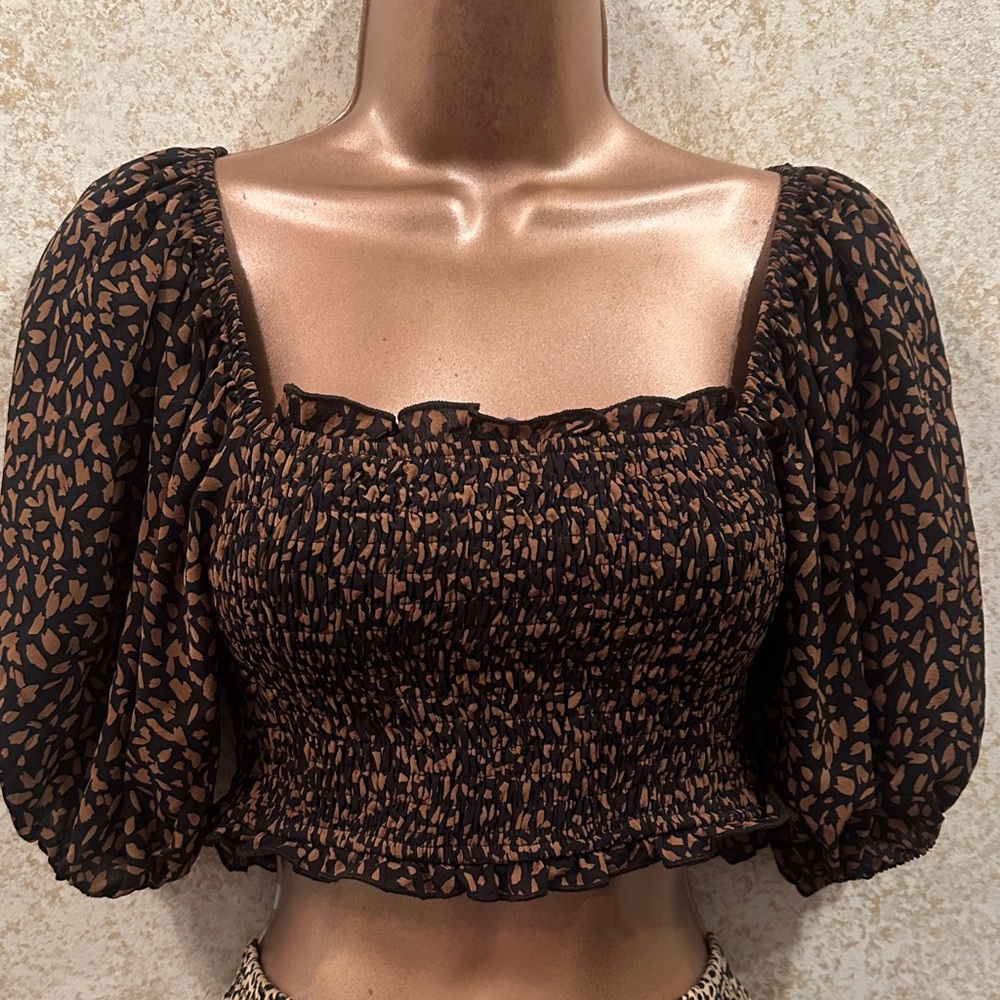 Smocked Square-Neck Puff Sleeve Crop Top - Brown on Black